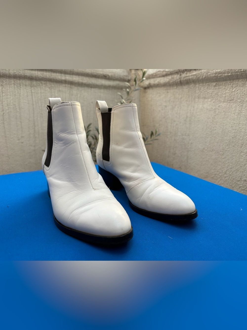 rag & bone White Leather Chelsea Ankle Boots size 38 / women’s size 8